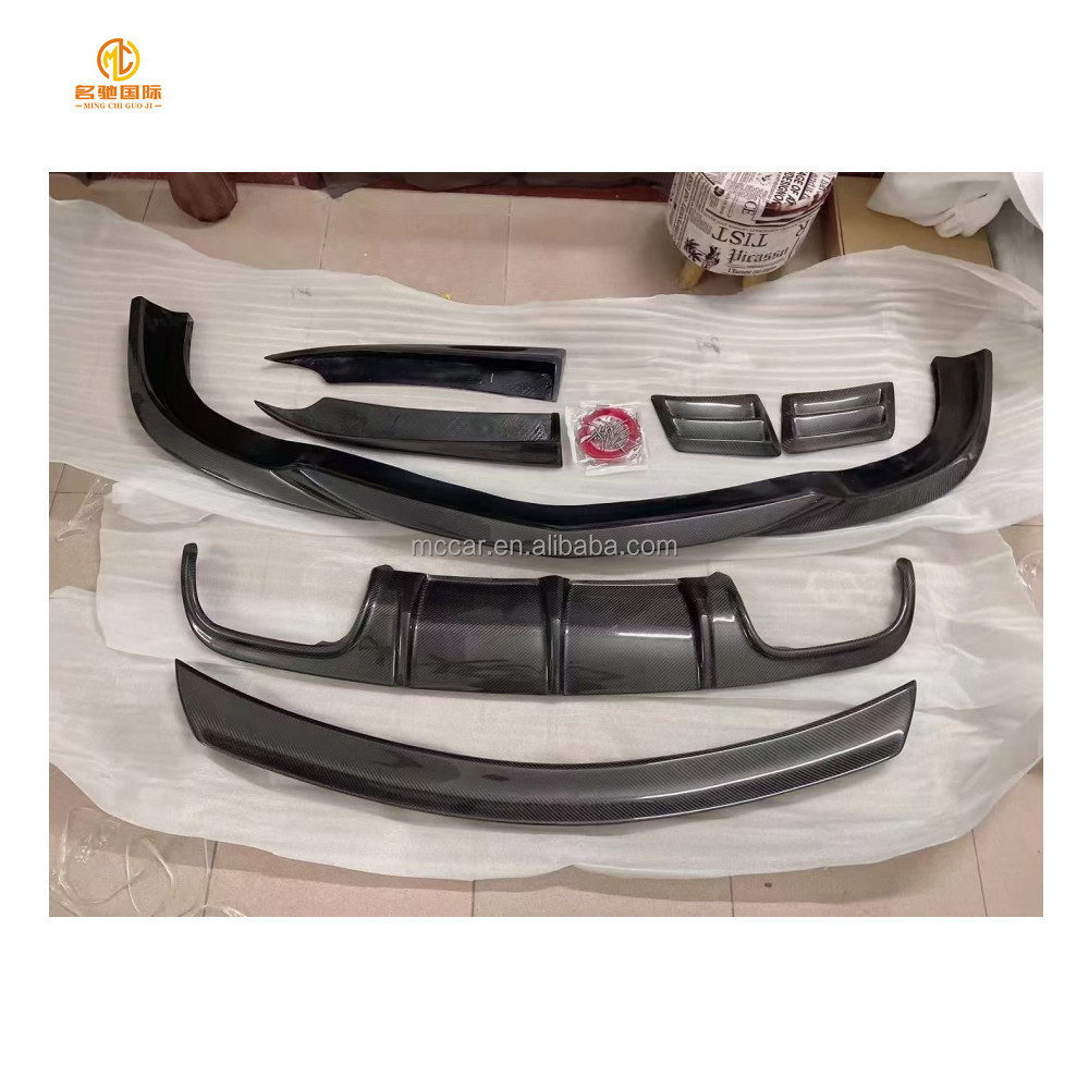 08-12 W204 C63 High quality carbon fiber body kit for Mercedes Benz W204 C63 AMG front lip diffuser side skirt