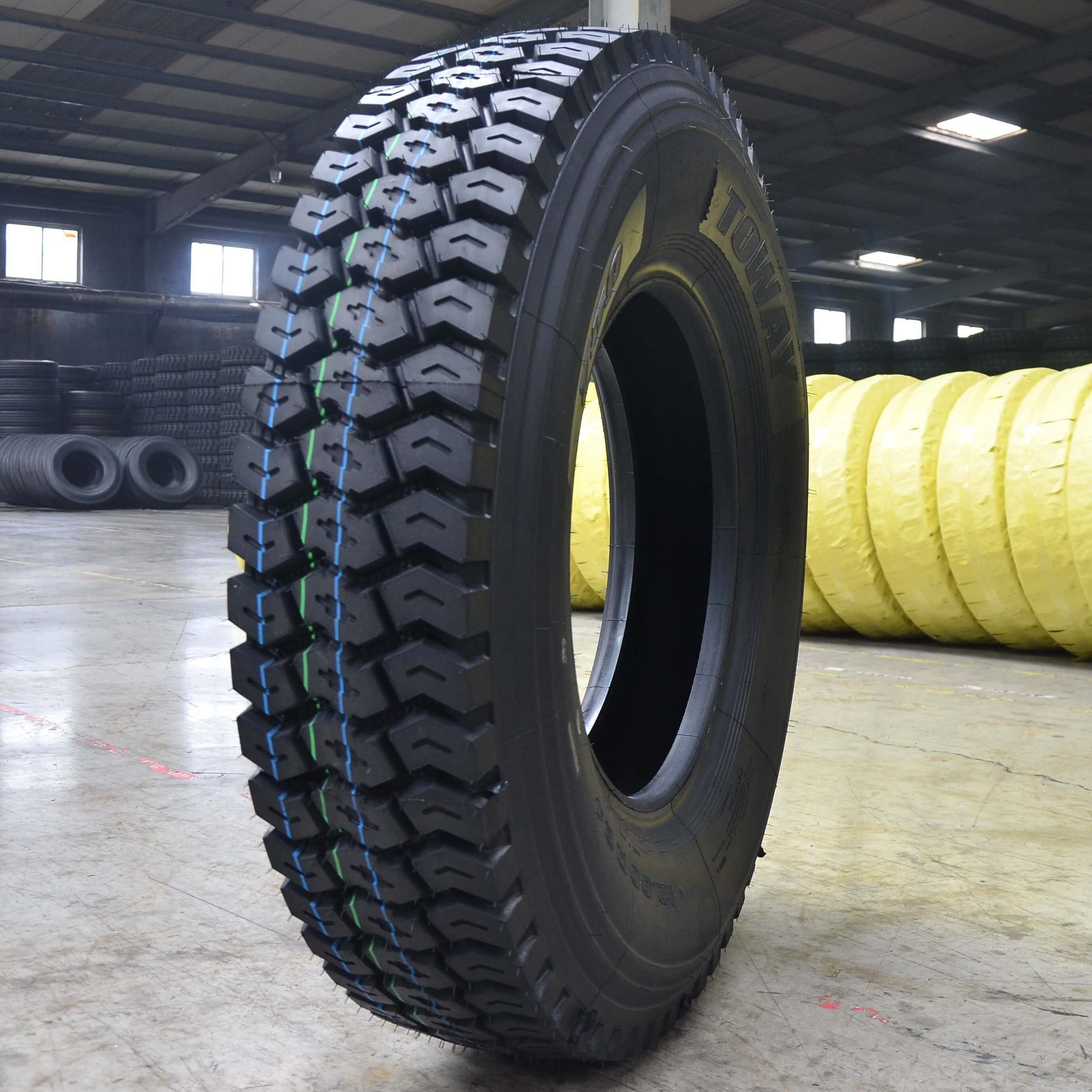 Latest Arrival Wholesale Roadlux DoubleCoin  Annatie 11r22.5 295 75R22.5, 315 80R22.5  Semi and Heavy Truck Tires for wholesale