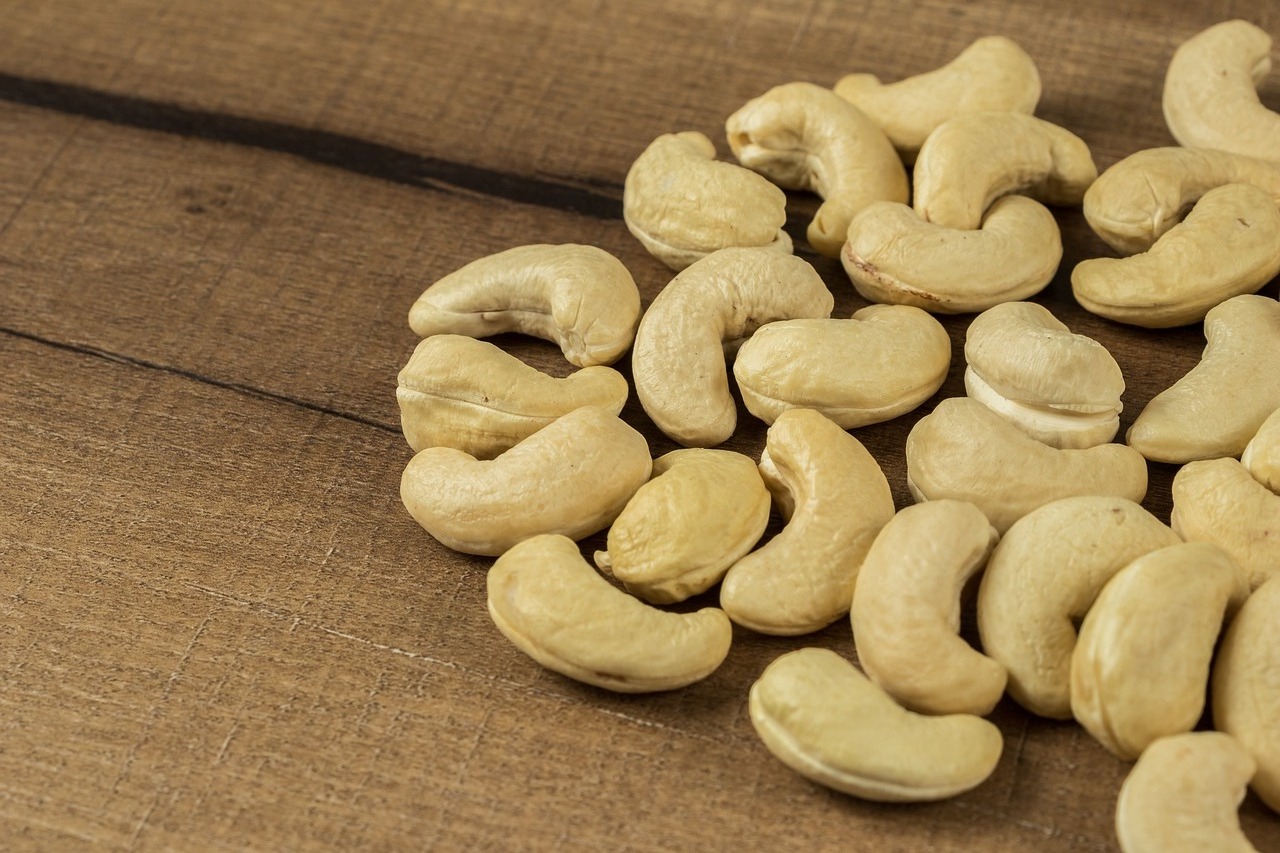 Cashew raw cashew nuts healthy snacks organic roasted nuts Cashew Nut W320 wholesale prices