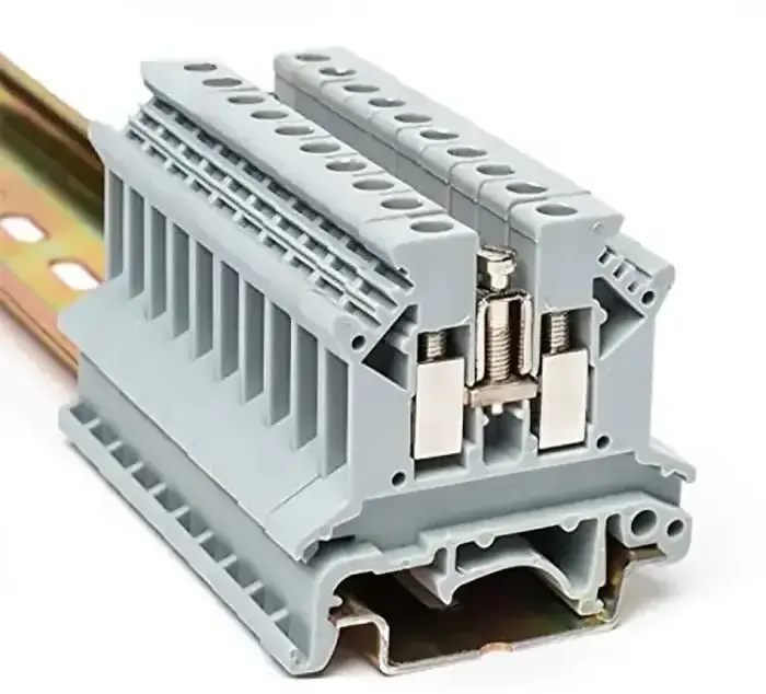 UK 2.5B Factory Price Plastic PA66 Feed Throught Panel Mounted Wire Connection Universal Screw Din Rail Terminal Block