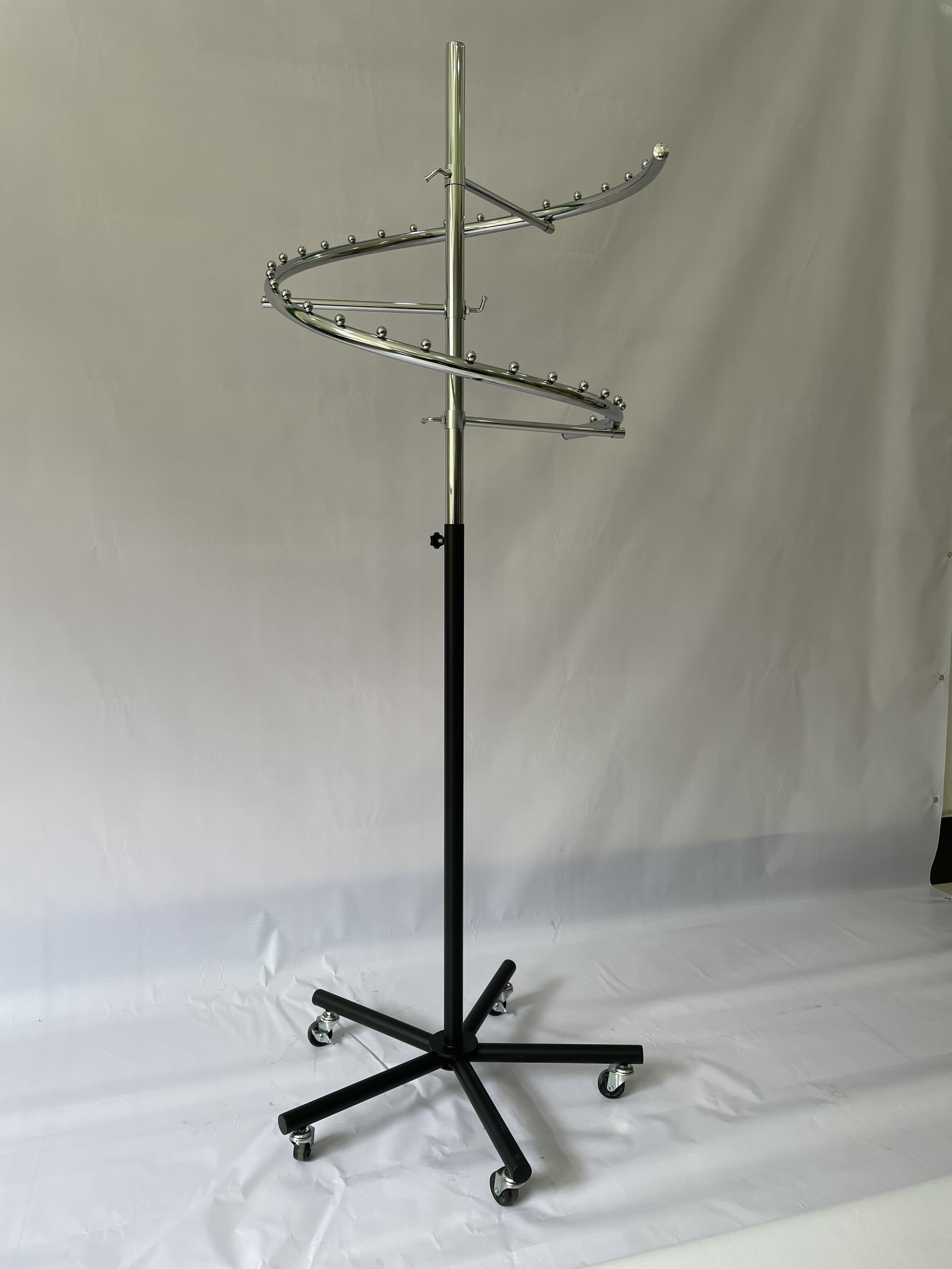 Spiral Clothes Rail Clothes hanging rail Metal Garment Stand  Clothing Store Display Rack Moveable Golden