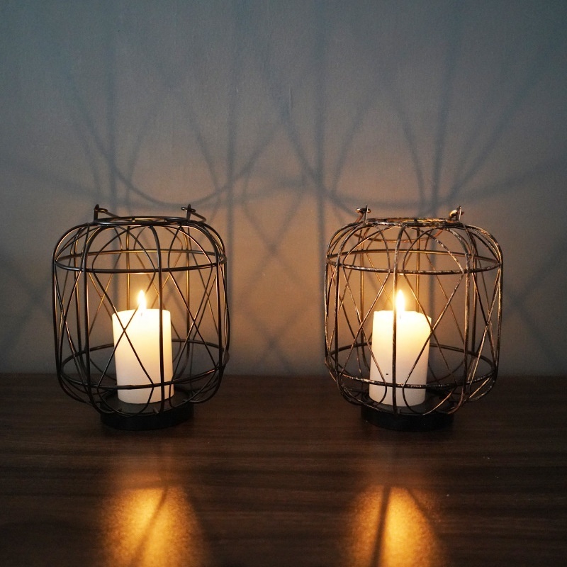 Retro Iron Cage Candle Holder Candlestick Lamp Outdoor Decorative Candle Lantern