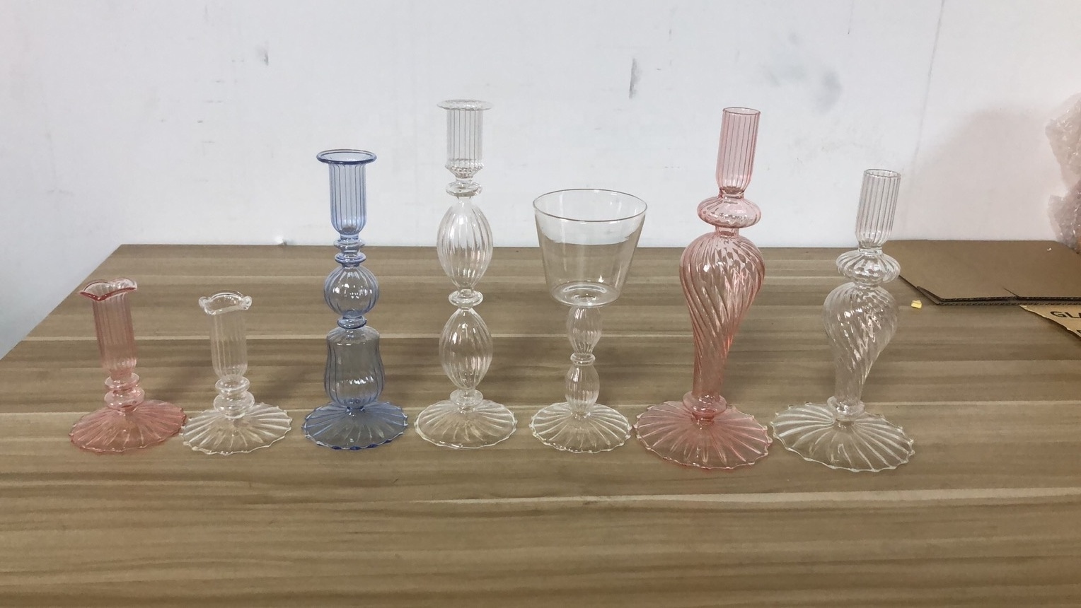 New Arrival Ribbed Candle Holders,Glass Candlesticks Candle Stand Pink Blue Home Decoration Table Centerpieces