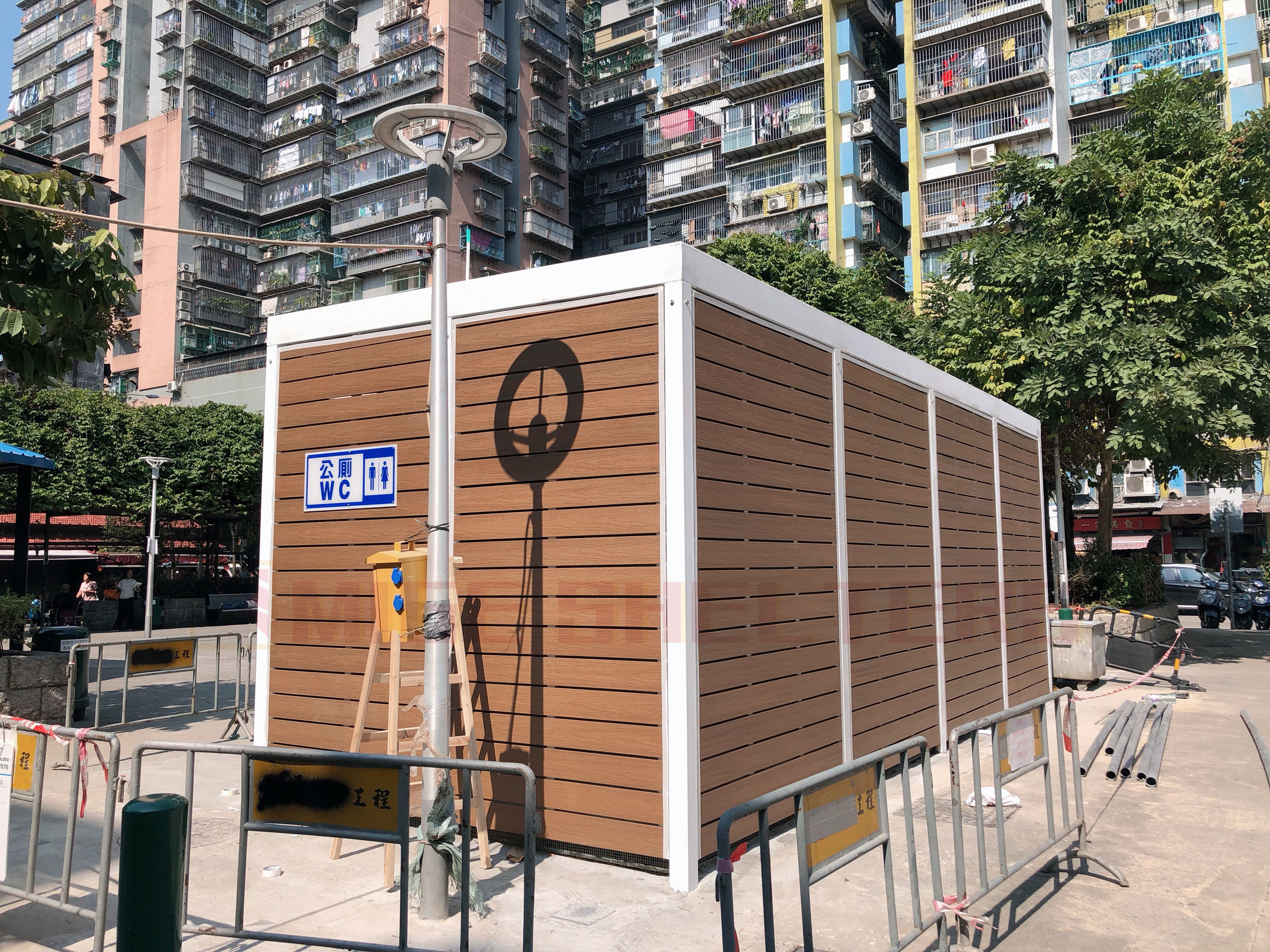 Outdoor large space mobile toilets FRP container portable public restroom shower container with decking WPC for Glamping