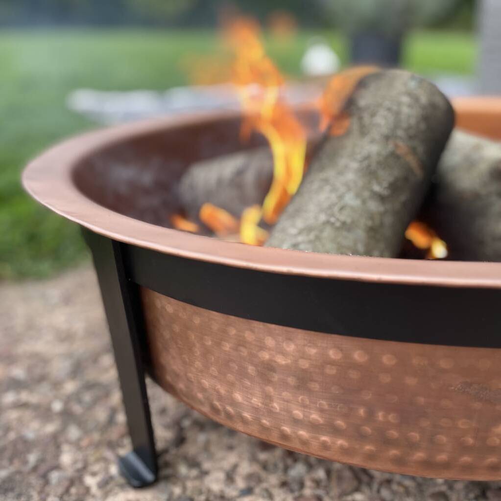 Top Hammered Design Copper Plated Metal Fire Pit For Outdoor Garden Wood Burning Warming Usage Fire Pit With Black Iron Stand