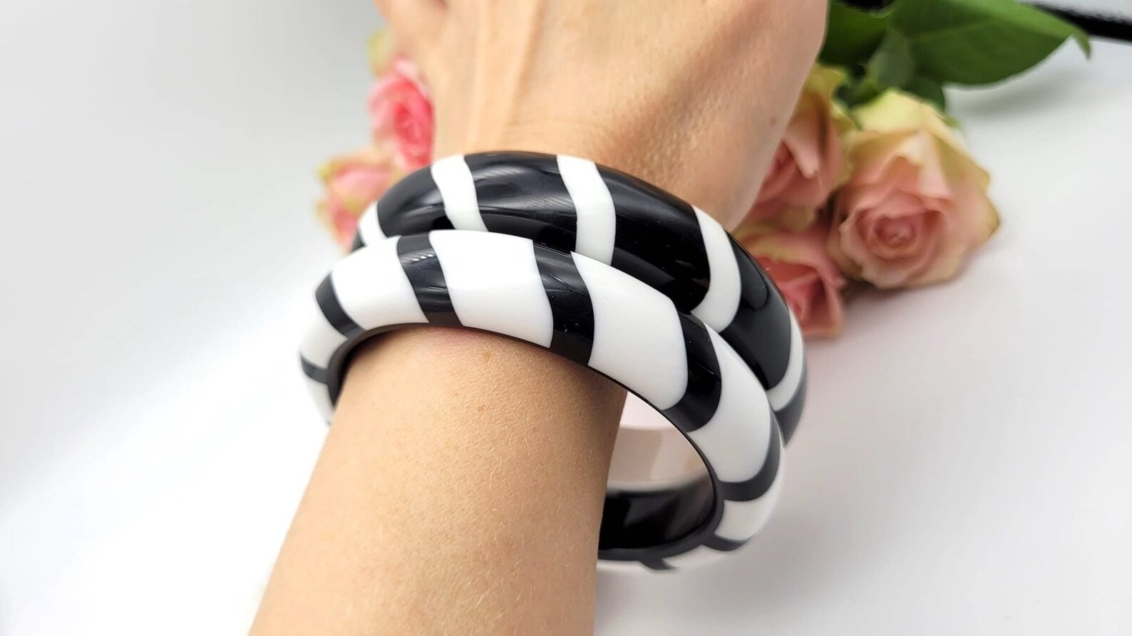 Retro Black and White resin bangle bracelet plastic bracelet disco bracelet hand made jewellery By Mehak Impex