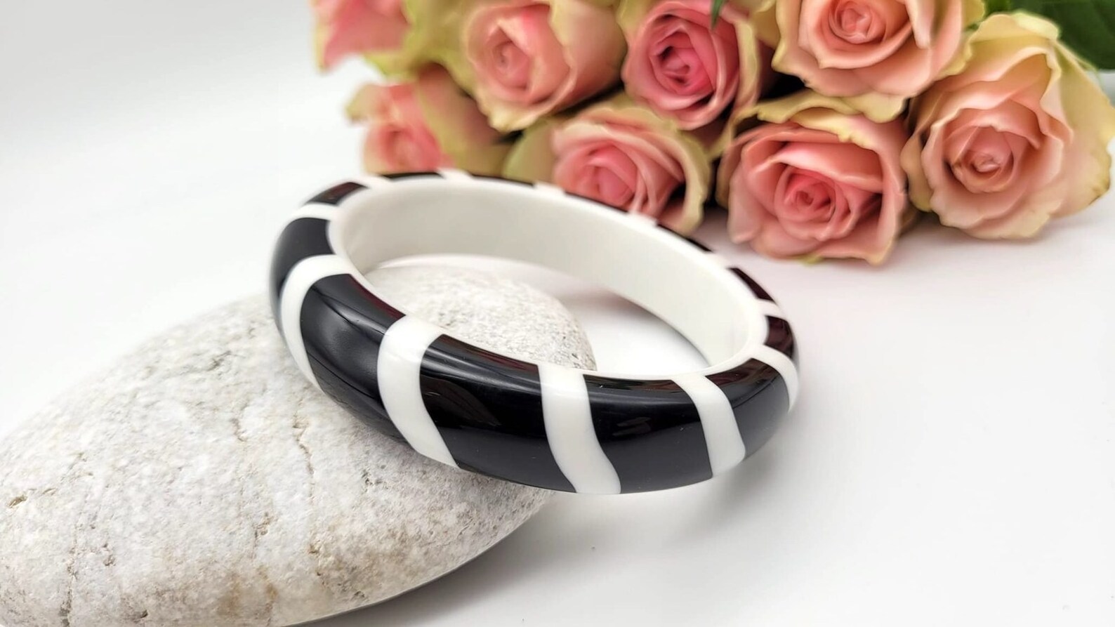 Retro Black and White resin bangle bracelet plastic bracelet disco bracelet hand made jewellery By Mehak Impex