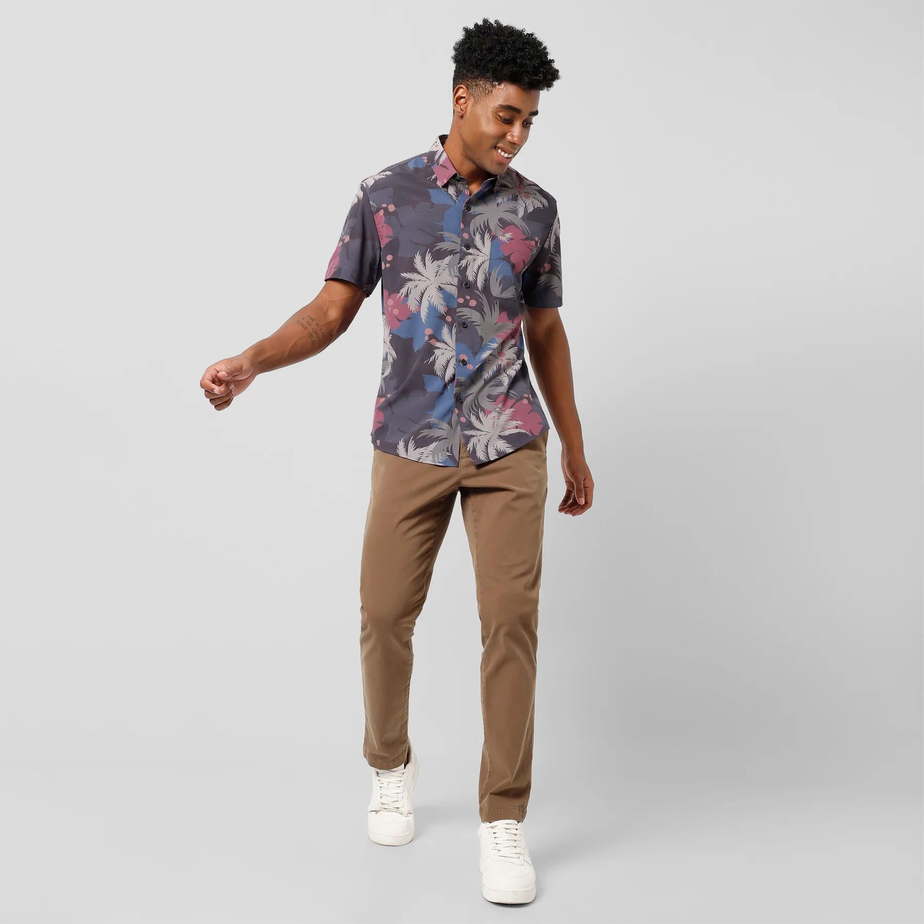 Men Tropical Print Cabana Shirt - Lightweight Cotton, Vibrant Hawaiian Patterns, Perfect for Beach Vacations and Summer Days