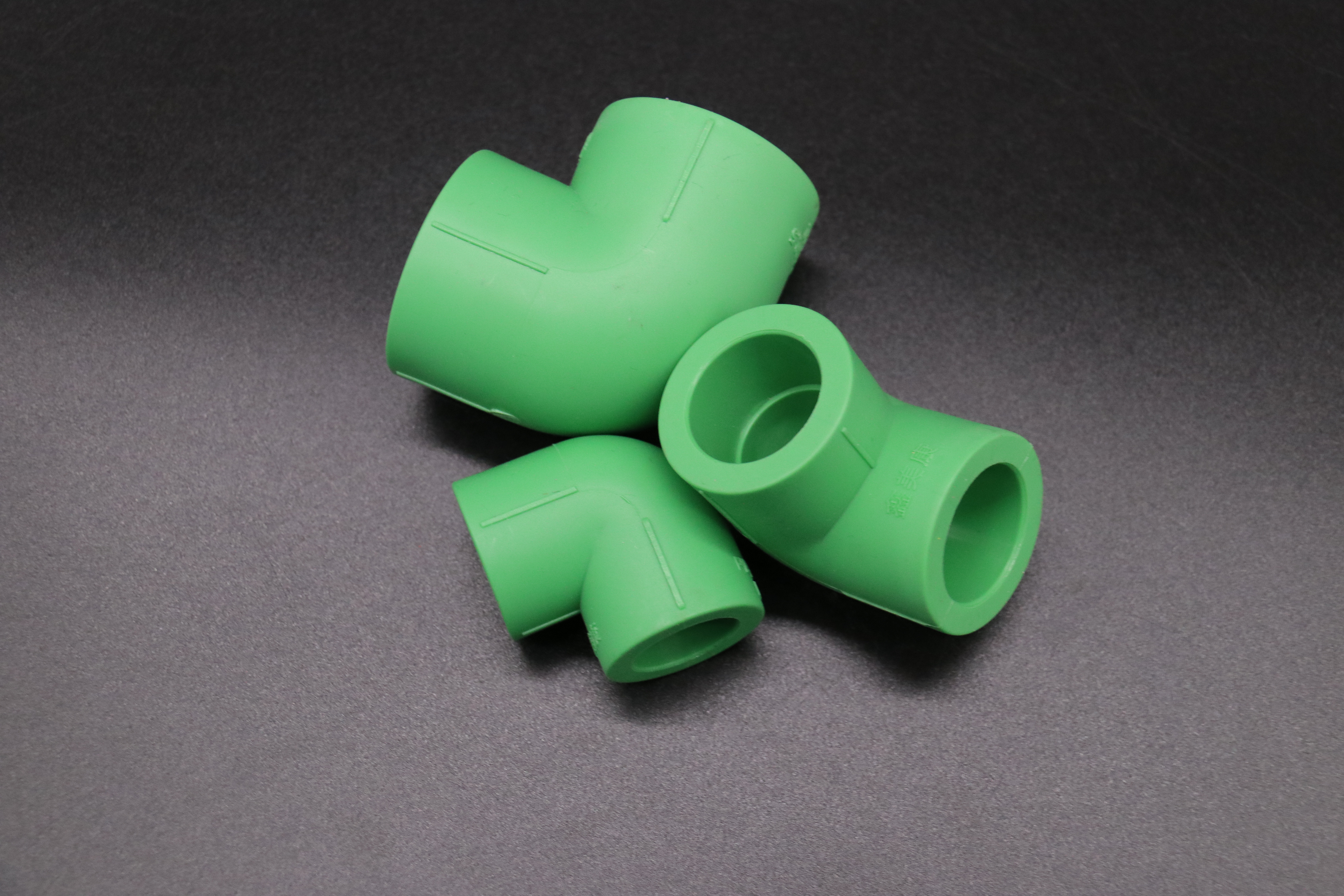 PPR Pipe Fittings 90-Degree Elbow Polypropylene Plastic Durable PPR Pipe Joint