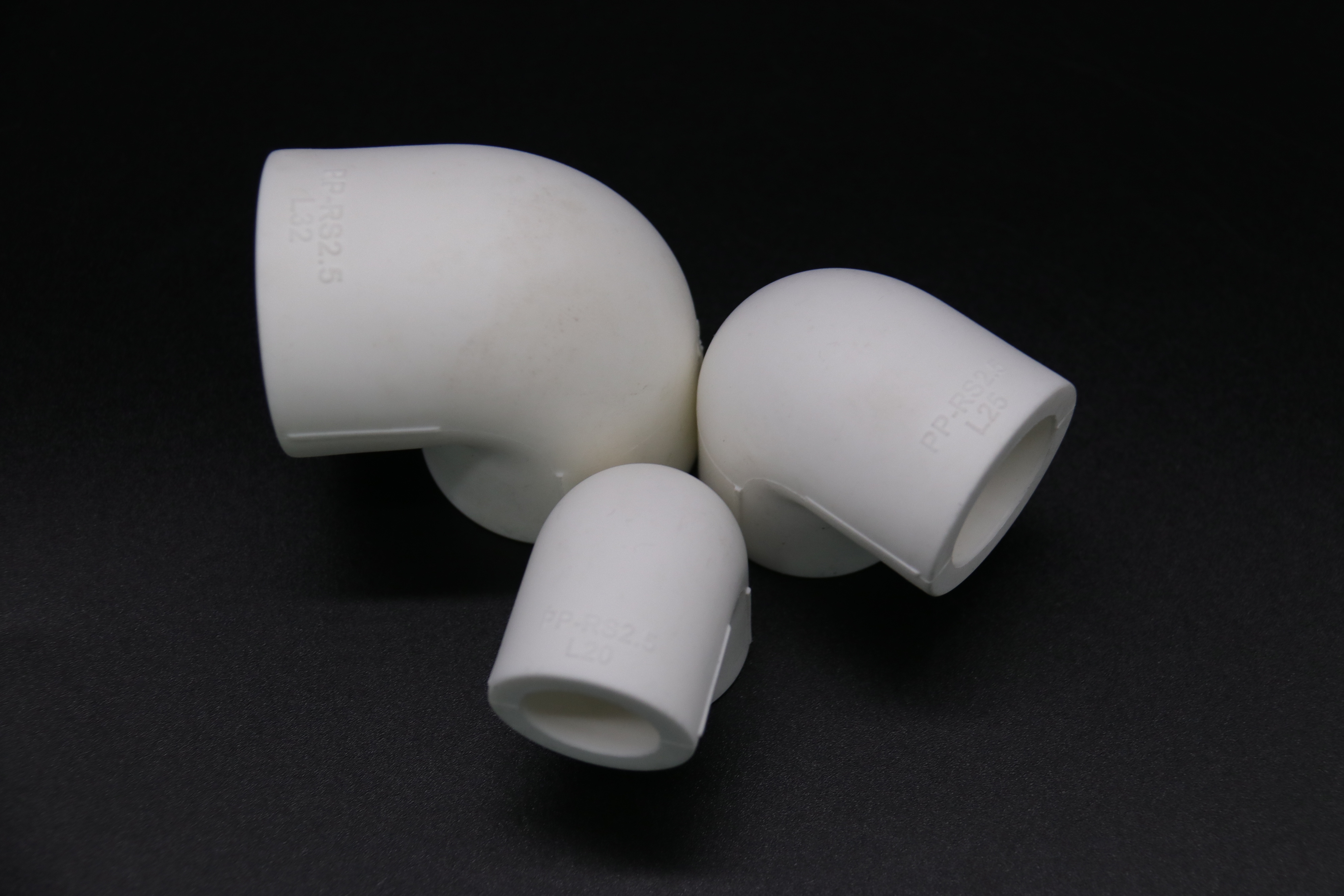 PPR Pipe Fittings 90-Degree Elbow Polypropylene Plastic Durable PPR Pipe Joint