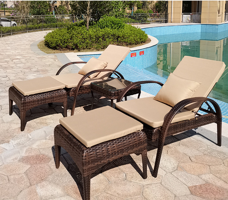 Outdoor Patio Chaise Lounge Chair, Elegant Reclining Adjustable Pool Rattan Chaise Lounge Chair with Beige Cushion