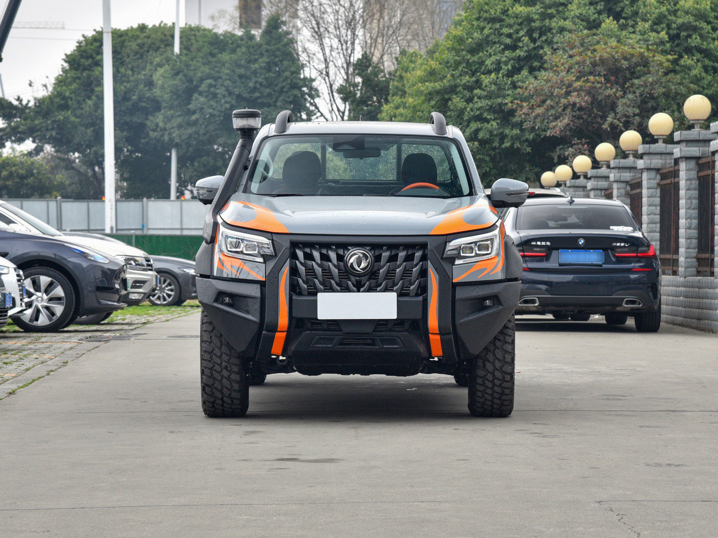 Dongfeng Rich 7 off-road pick up truck in automatic transmission