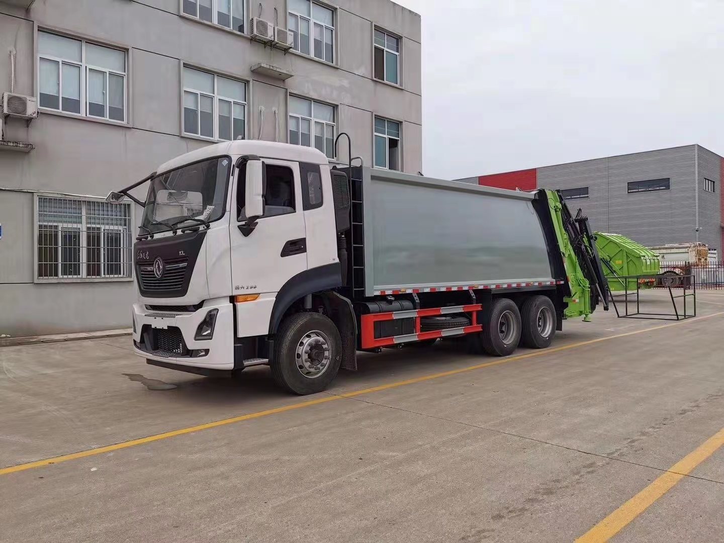 Factory 20 cbm Compressed Sanitation Rubbish Collection Hook Lift Roll Off Waste Compactor Garbage Truck