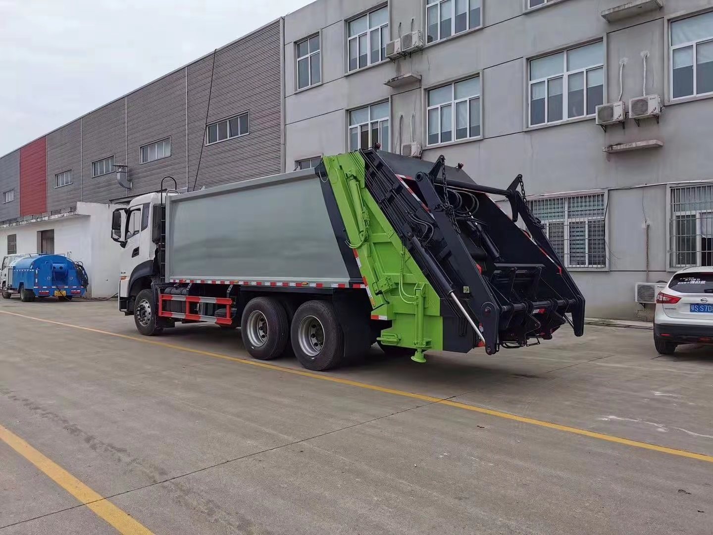 Factory 20 cbm Compressed Sanitation Rubbish Collection Hook Lift Roll Off Waste Compactor Garbage Truck