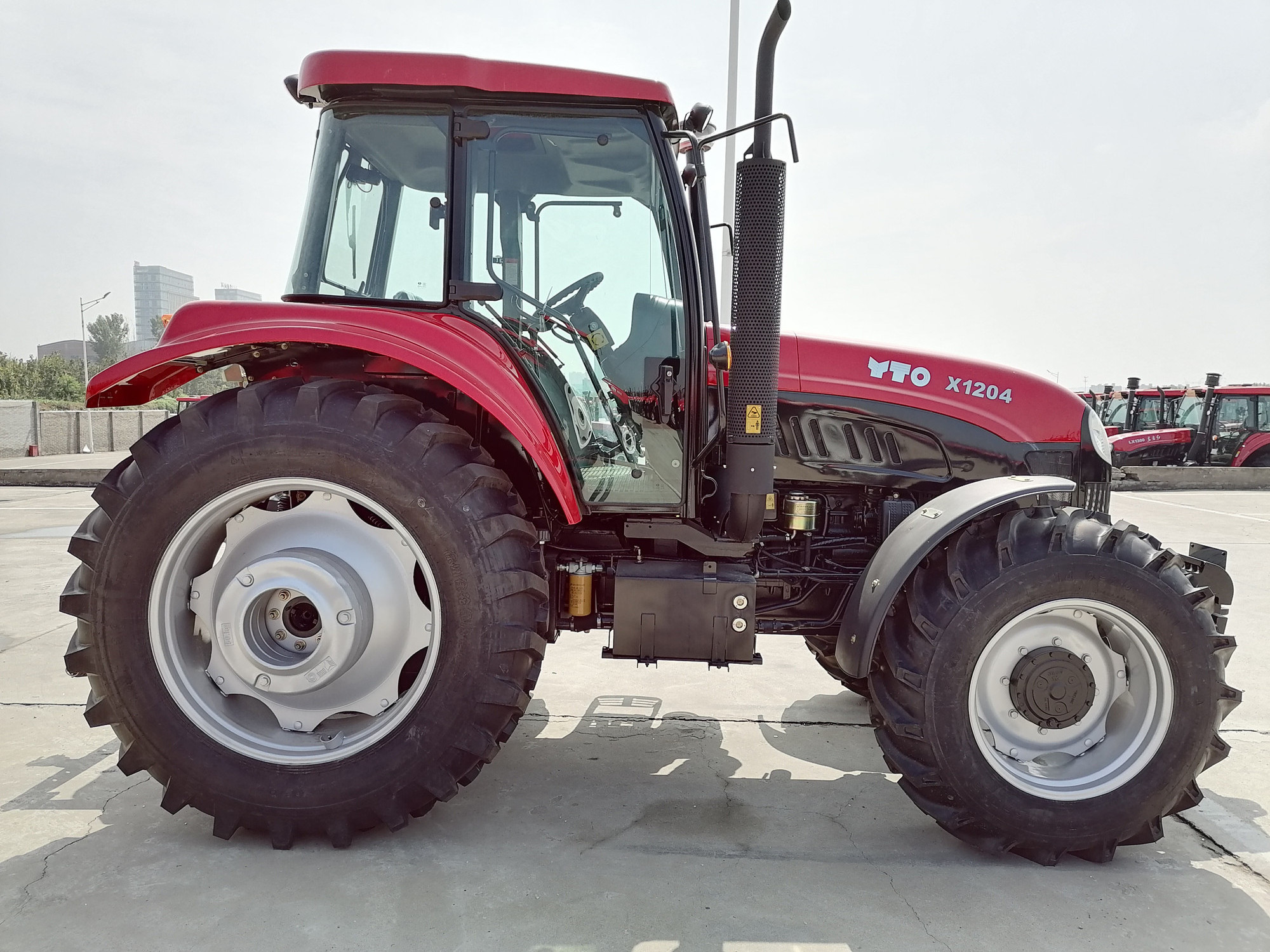 YTO 1204 120HP good quality for sale agricultural machinery compact tractor farm tractor