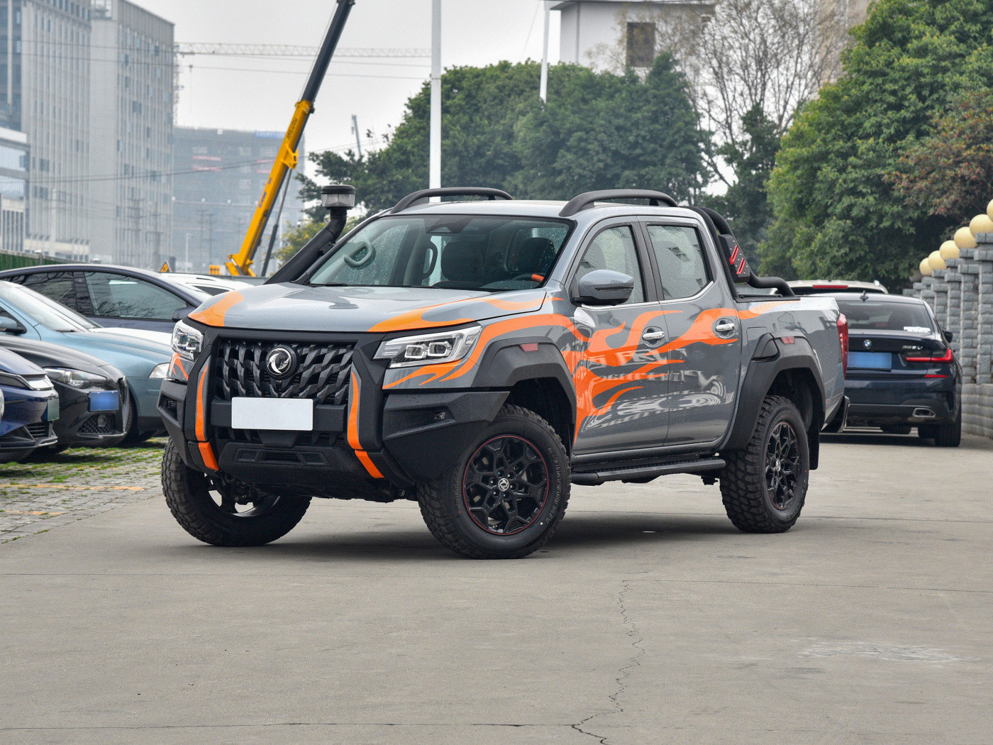 Dongfeng Rich 7 off-road pick up truck in automatic transmission