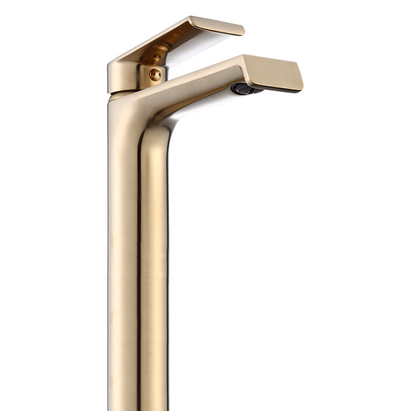 Vintage  Gold Bathroom Sanitary Ware Single Handle Basin Faucet