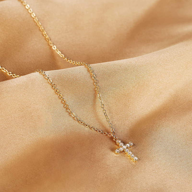 Dainty Cross Necklace For Women 18K Gold Plated stainless steel Cubic Zirconia Cross Pendant Necklace Jewelry