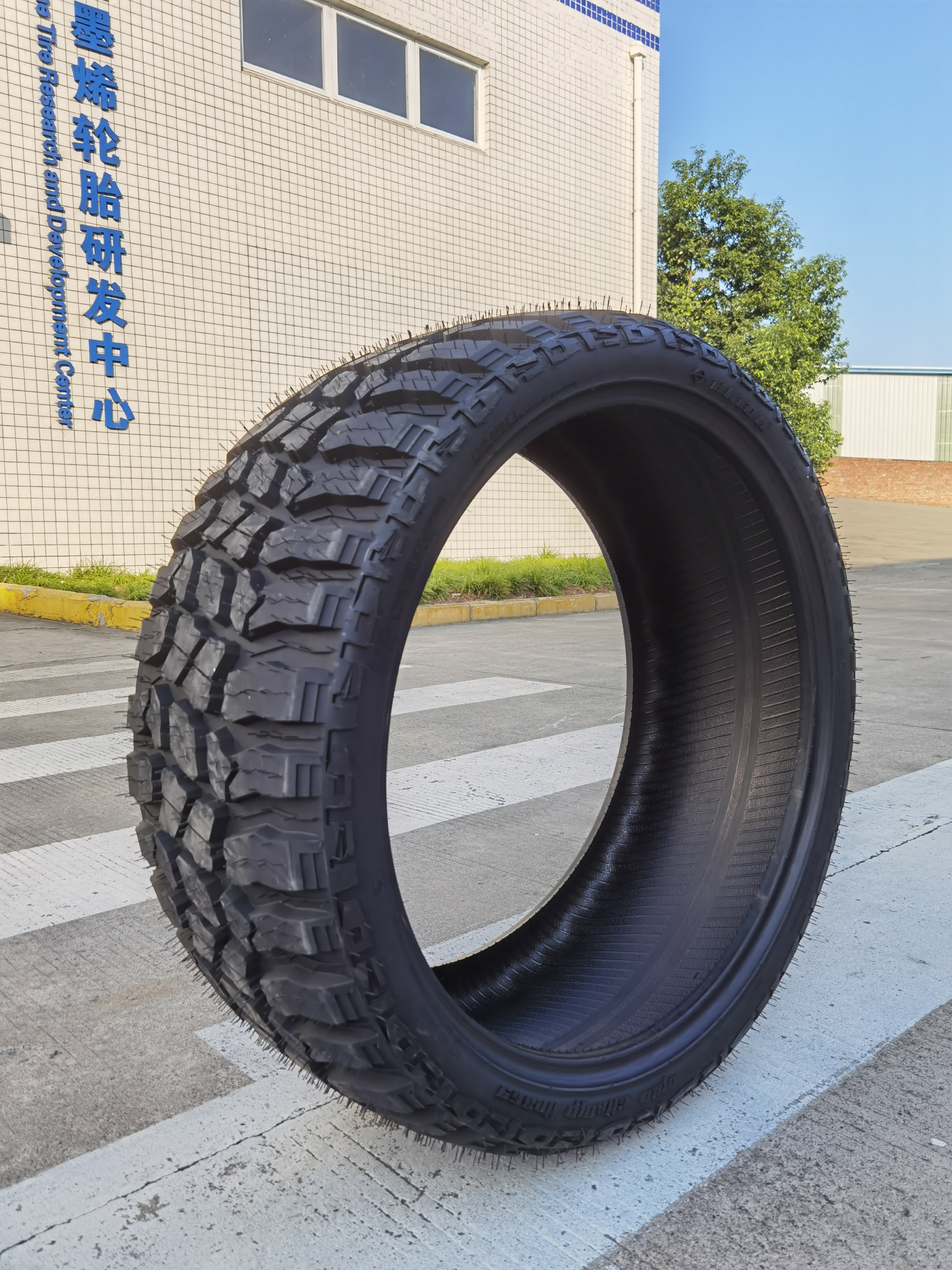 Popular hot sale MK869 HD869 pattern Mud terrain tyre MILEKING  brand tires