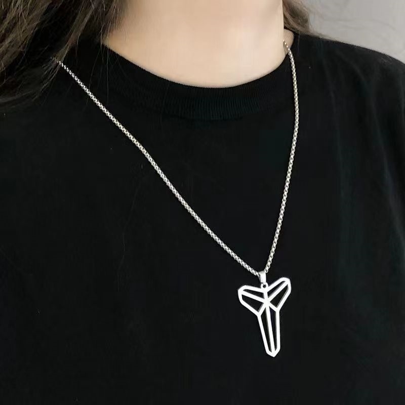 KOMI Titanium Steel Kobe Black Mamba Pendant Necklaces Personality Men Women Fans Logo Pendant Hip hop Sweater Chain