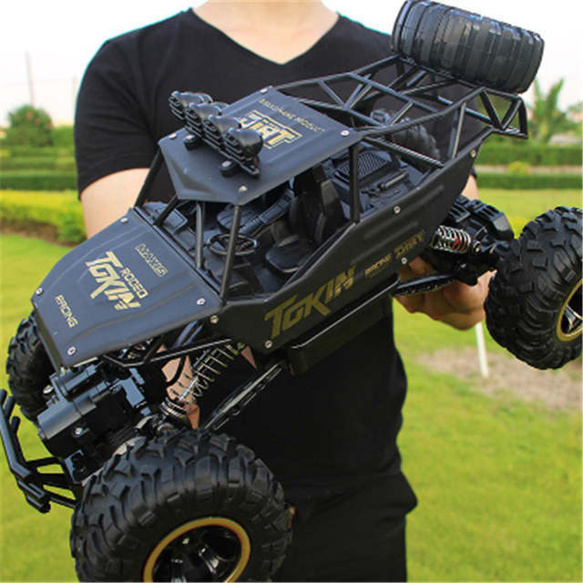 Oversized alloy  four-wheelradio control kids electric toy car model off-road vehicle radio control toys car