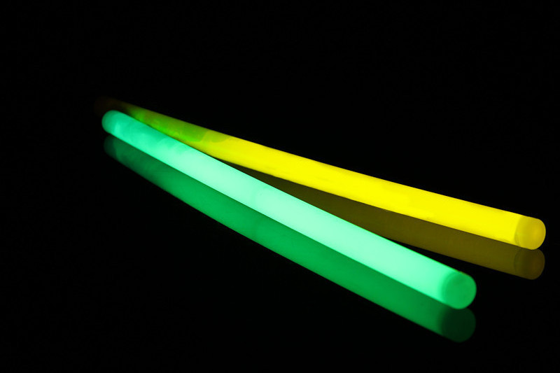 chemical glow sticks eco-friendly PE material lighting glow stick for emergency 1.5*30cm big sticks