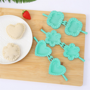 Heart Flower Shape Model Kitchen Dumpling Mold Dumplings Dough Press Pie Ravioli Kitchen Mold