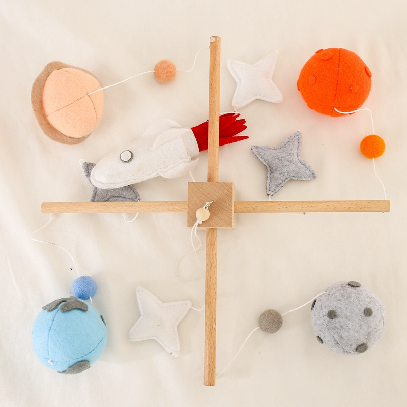 Neutral Gender Boy Wall Mounted Tiny Wooden Frame Hanging Toy Soft Toy Felt Baby Crib Mobile