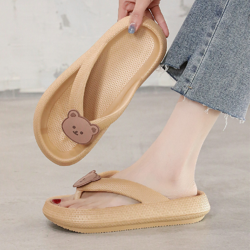 Cheap New Summer Cartoon Cute Bear Women Flat Slippers Indoor Girl Heart Sandals Summer Plastic Beach Fip Flops