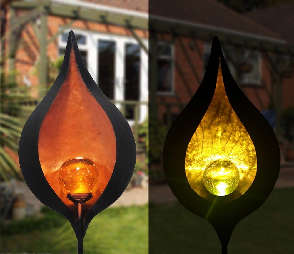 Solar Metal flame Garden Light with crackled ball outdoor lighting lawn lamp patio lanterns