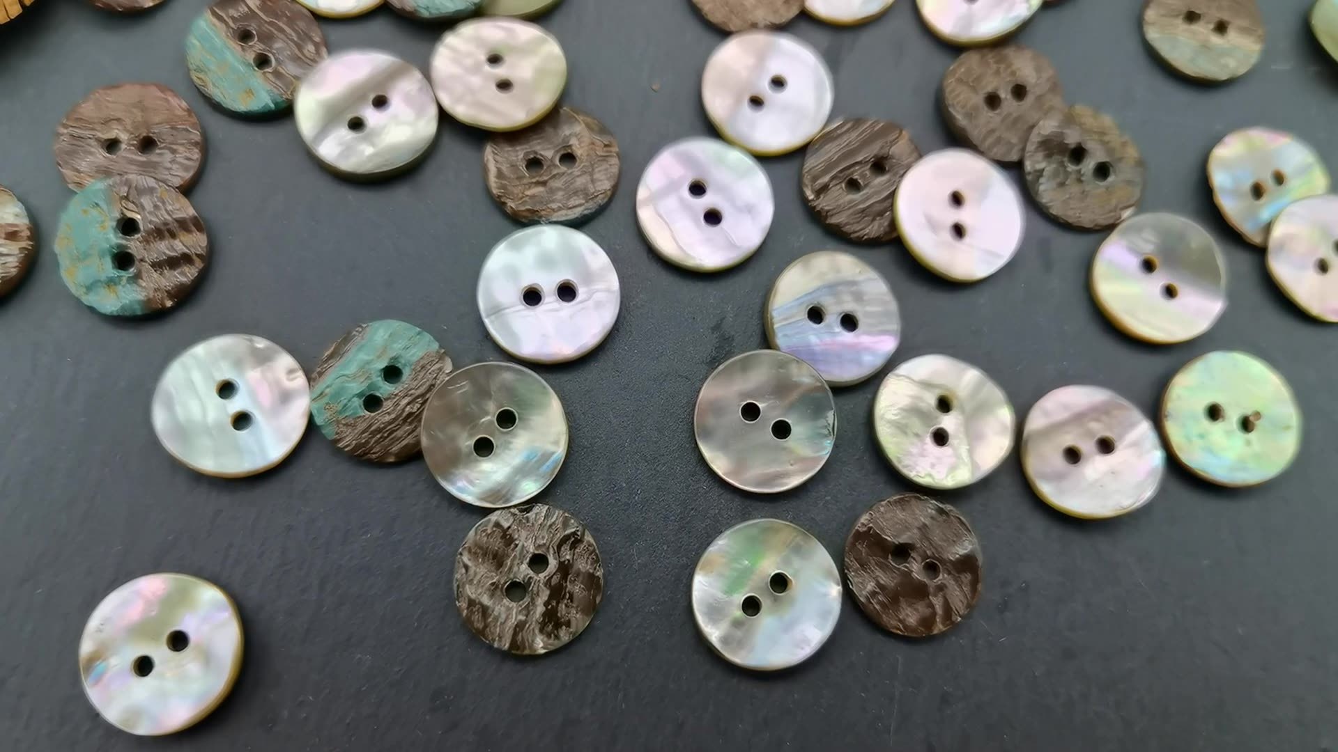 Wholesale Natural abalone 2 hole shell button high grade shirt woolen sweater buttons for clothing