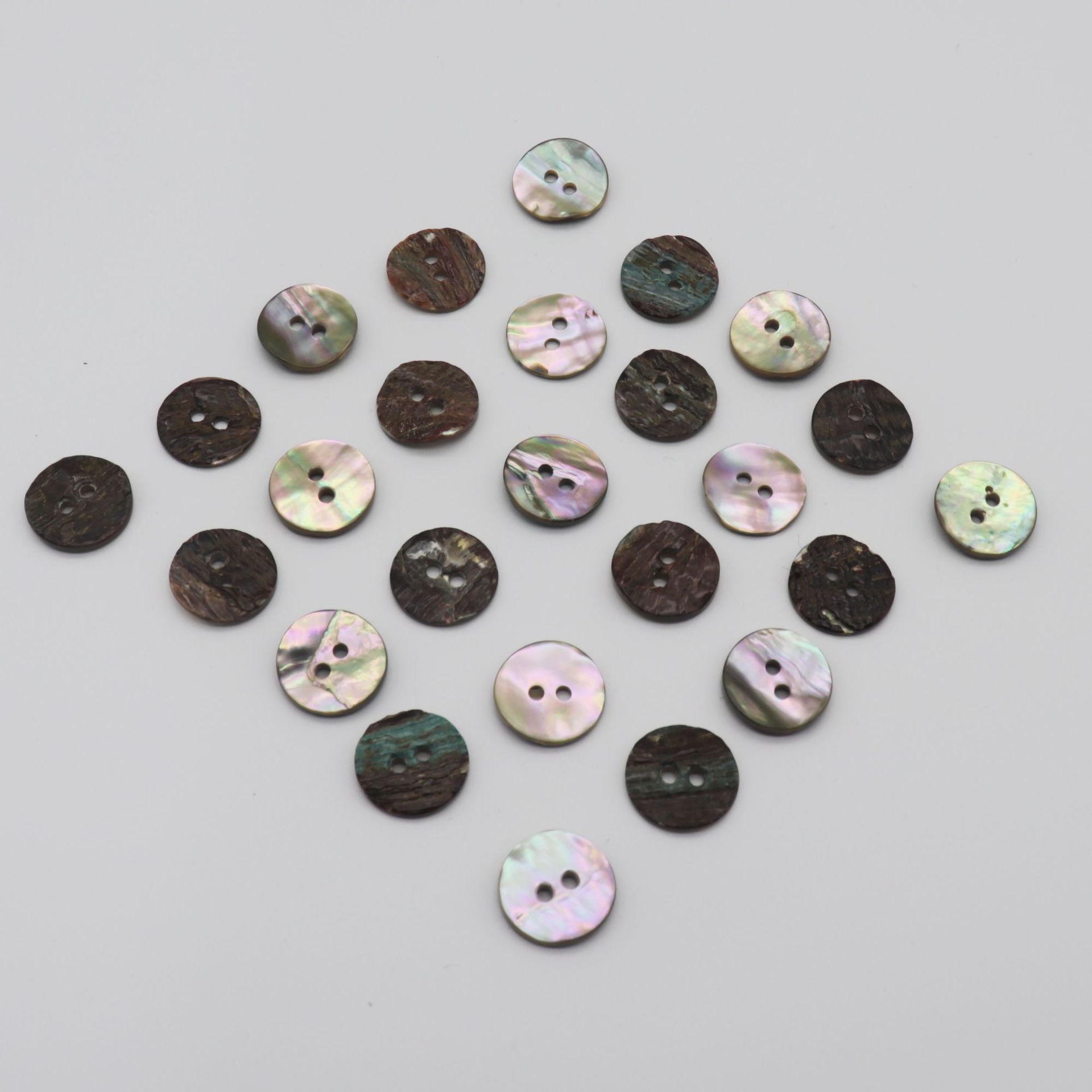 Wholesale Natural abalone 2 hole shell button high grade shirt woolen sweater buttons for clothing