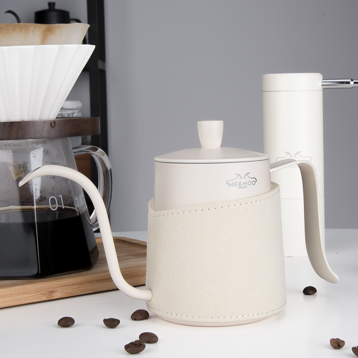 Custom Wholesale Pour Over Coffee Kettle Gooseneck Kettle 350ML White Long Spout Kettle Tea Pot with Leather Cover