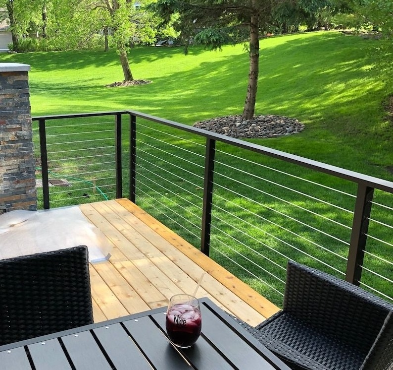 Composite Decking with Stainless Steel Cable Railing Black Cable Railing System