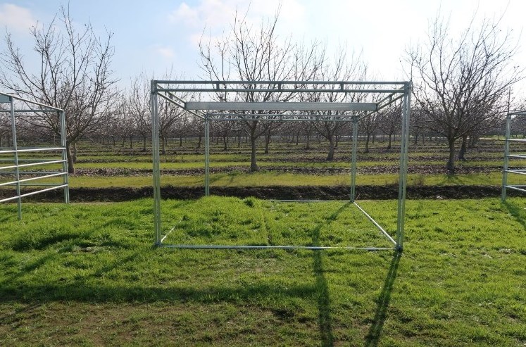 Hot dip galvanized horse equipment classic open horse shelters for a pasture or existing stalls