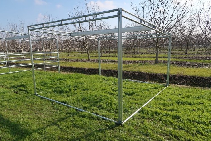 Hot dip galvanized horse equipment classic open horse shelters for a pasture or existing stalls