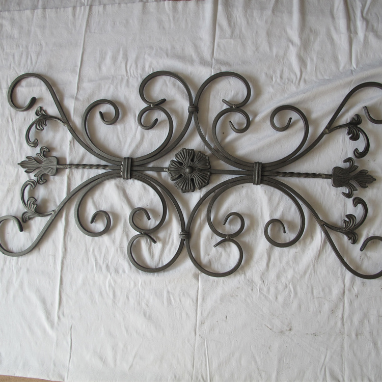 China Manufacturer Decorative Wrought Iron Ornaments