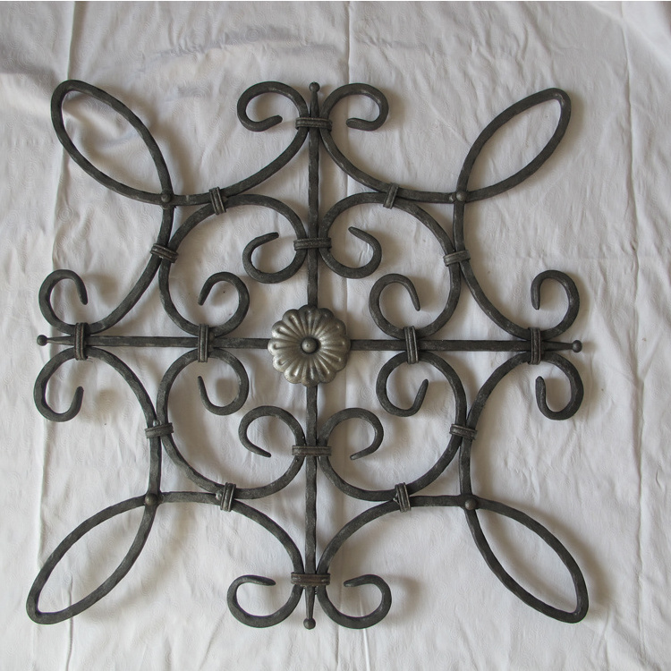 China Manufacturer Decorative Wrought Iron Ornaments