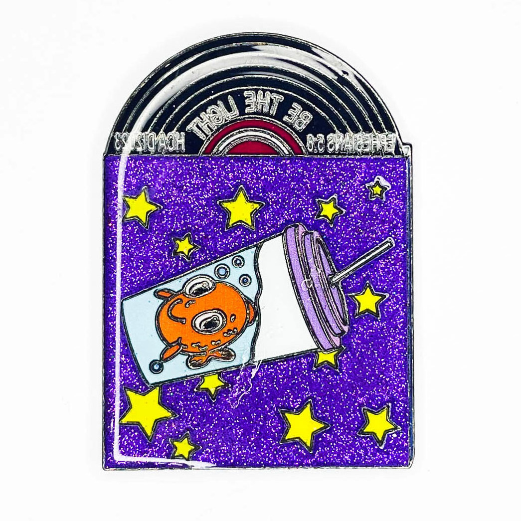 custom cute color fashion violet style girl lapel pins custom soft enamel metal brooch pin badge with glitter