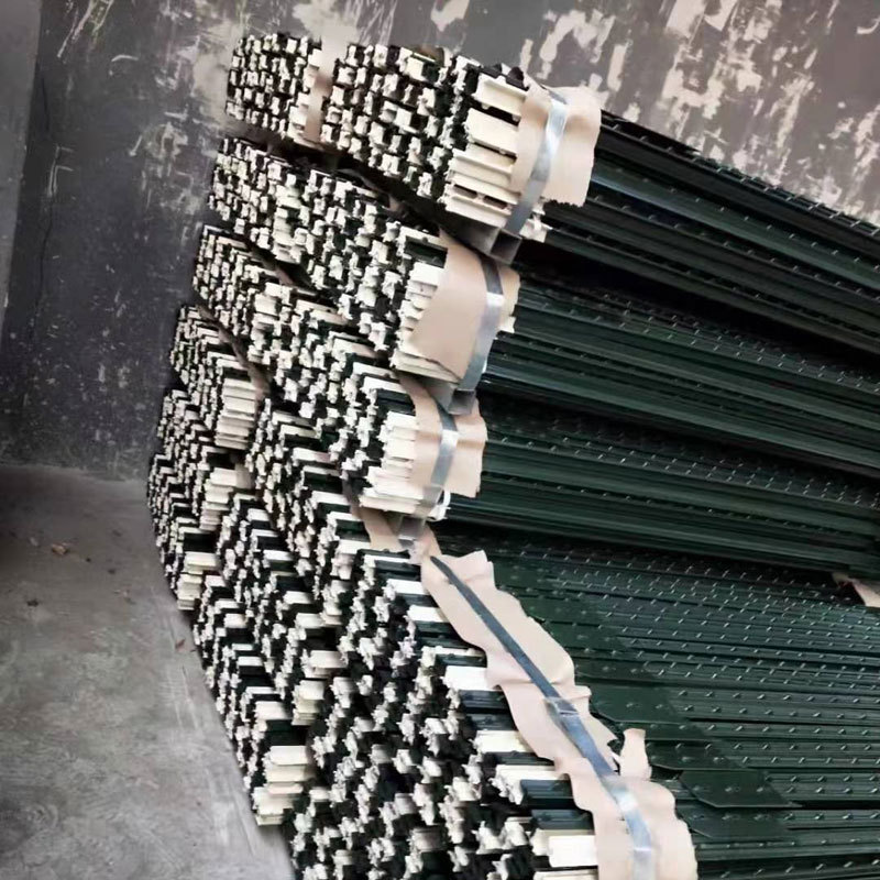 China Factory Green Painted Steel Fence T post Wholesale For Barbed Wire