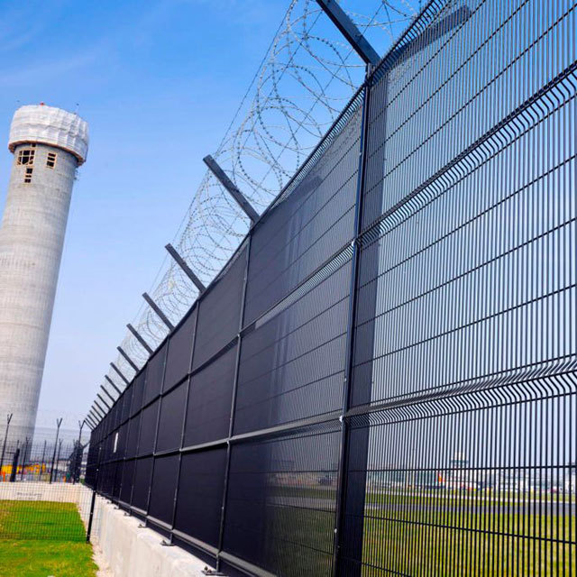 High Quality PVC Coated 3D Bend Fence/ Welded Wire Mesh Airport Security Fence with Razor Wire.