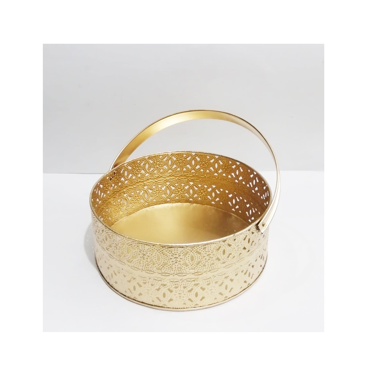 Metal High Quality Designer Indian Handmade Perforated Cheap Price New Look Fruit Basket Iron Gold Plated Designer Fruit Basket