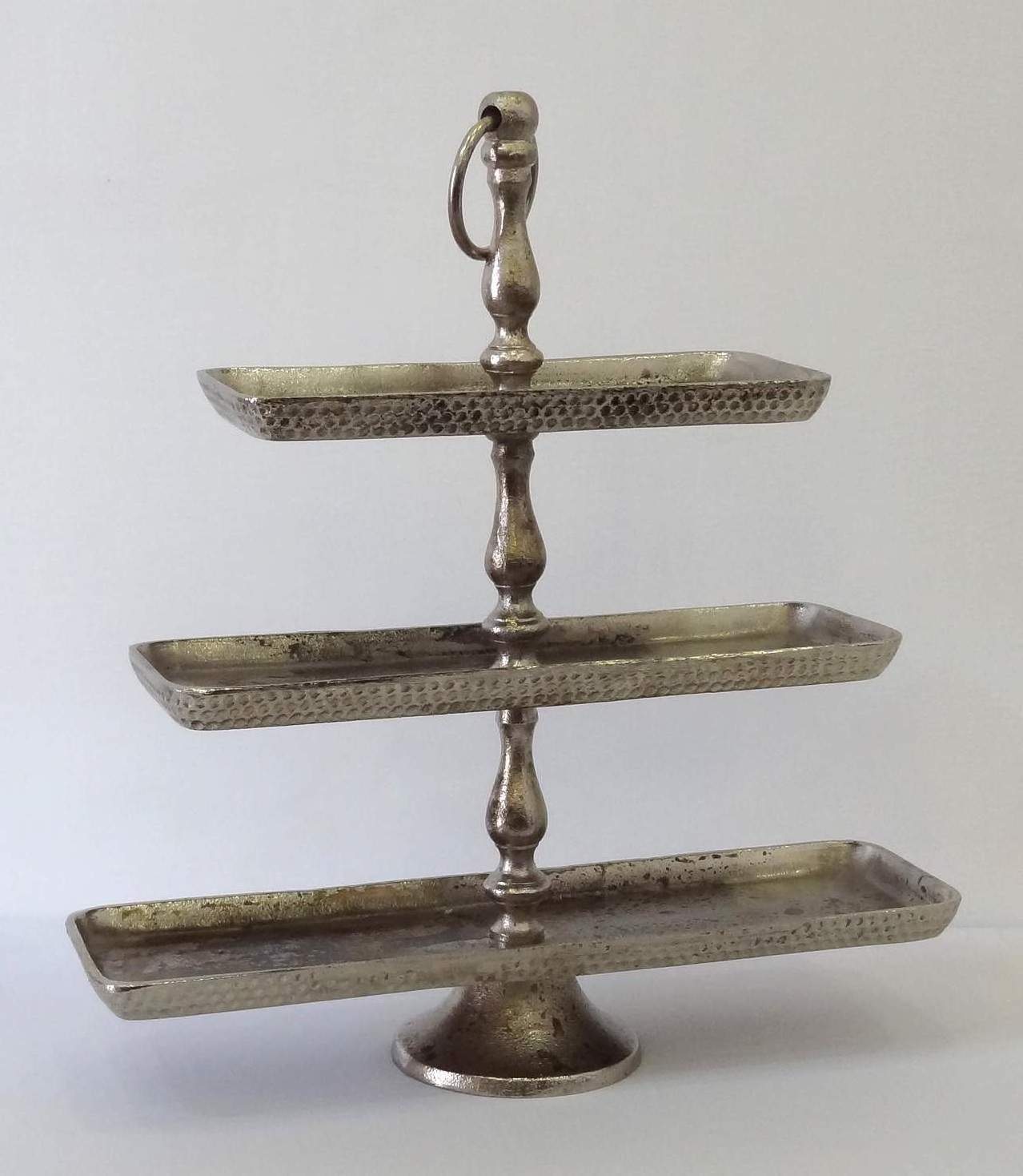 Aluminium Nickel Plated 3 Tier Forged Stem Cake Stand Modern Luxury Fancy Antique Design Decorative Wedding Cake Stand Server