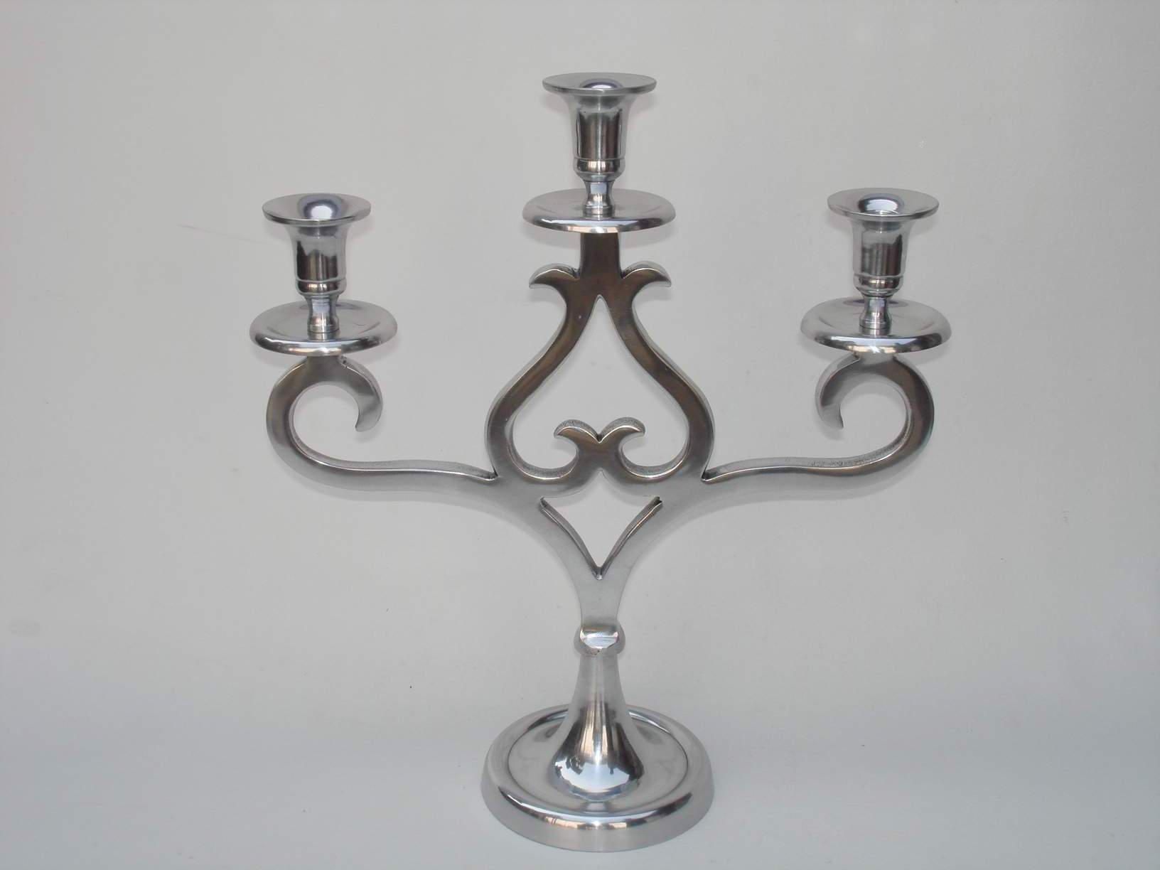 Aluminum Nickel Plated 2 Flame Menorah Candle Holder Stand Jewish Premium Hot Sale Classic Look Candle Holder Pillar