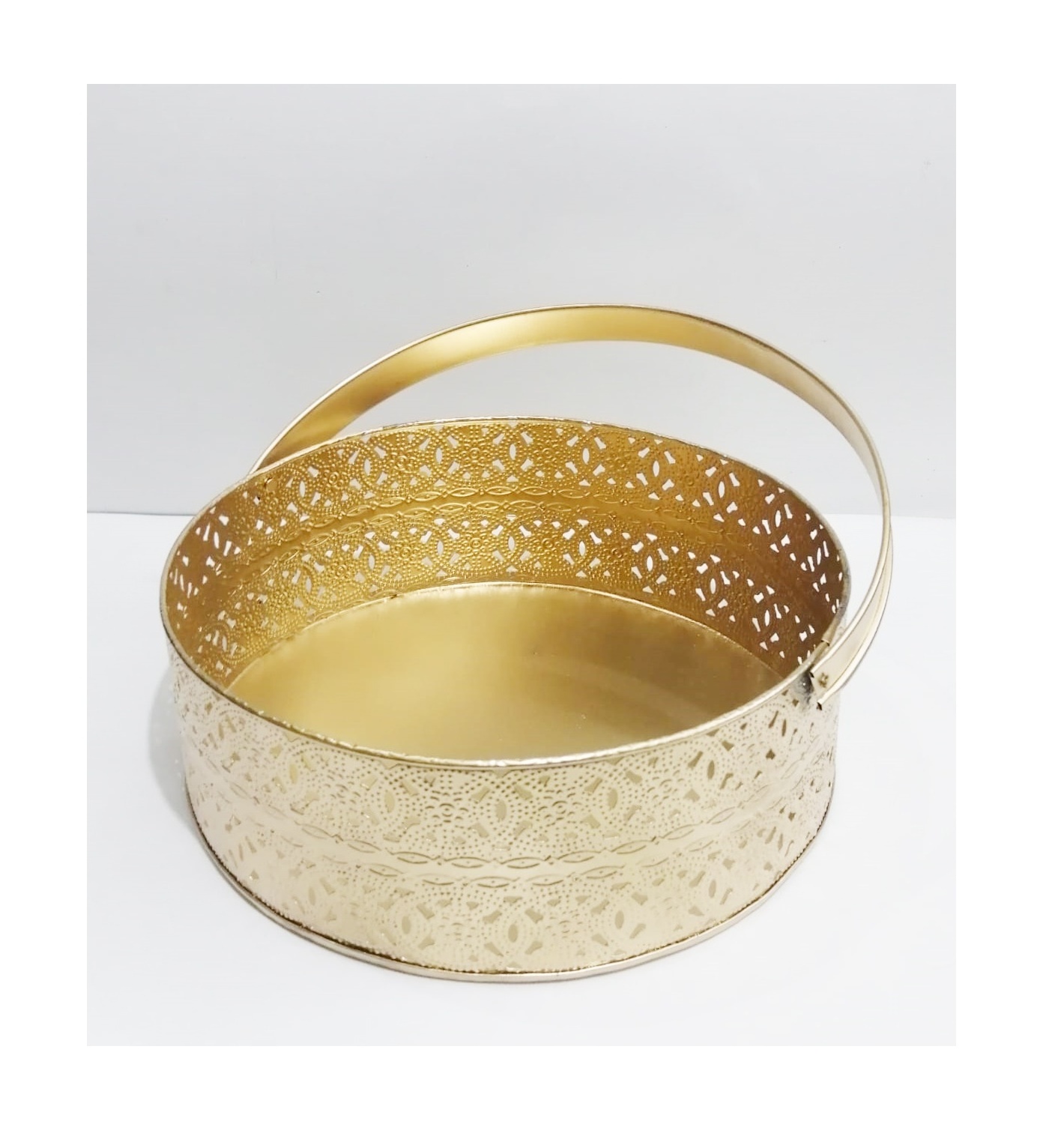 Metal High Quality Designer Indian Handmade Perforated Cheap Price New Look Fruit Basket Iron Gold Plated Designer Fruit Basket