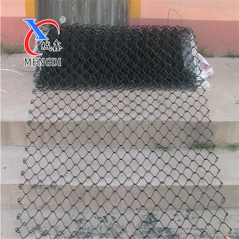 PVC coated diamond fence wire mesh farm chainlink cyclone wire fence roll