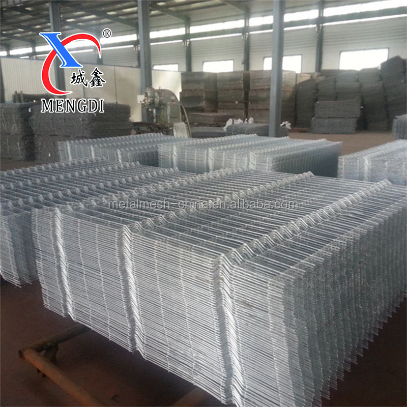 China Cheap galvanized chicken wire fence panel