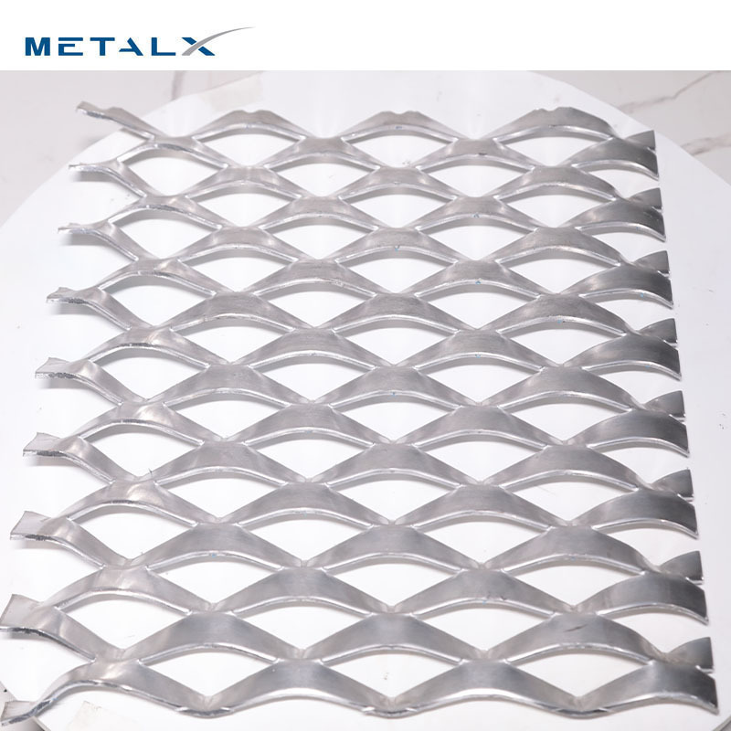 Cheap factory direct supply heavy duty 4mm thickness low carbon steel galvanized expanded metal mesh