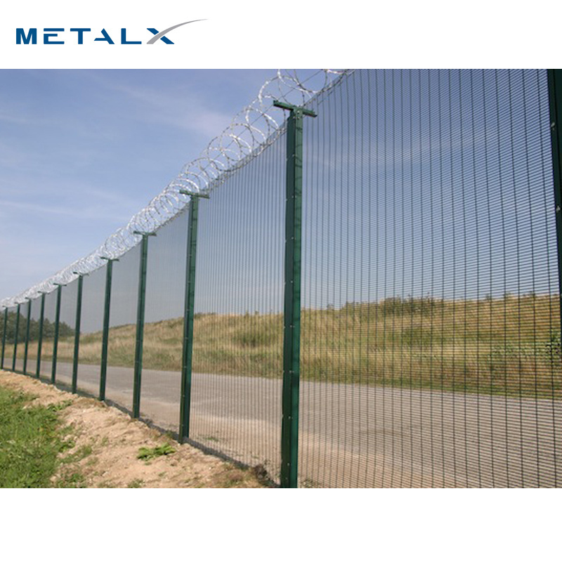 Low carbon Iron Wire 12.7*76.2 Mm Anti Climb Panel Fence Security Garden Prison Welded Wire Mesh 358 Security Fence