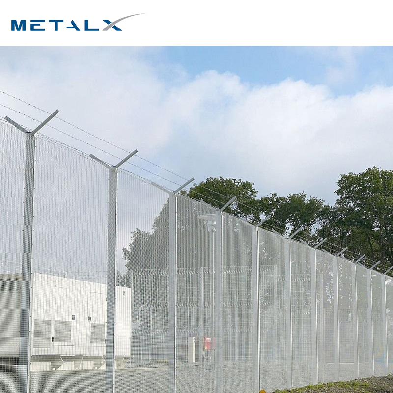 Cheap high quality metal barbed wire mesh anti climb 358 security beta fence for railway station